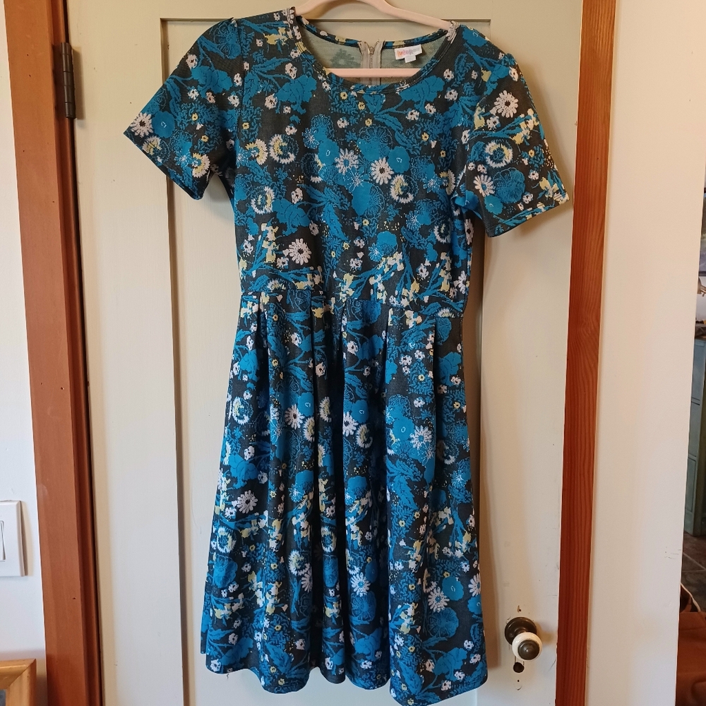 LuLaRoe Amelia Floral Blue Short Sleeve Dress